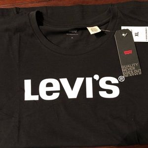 NWT Levi’s T-shirt